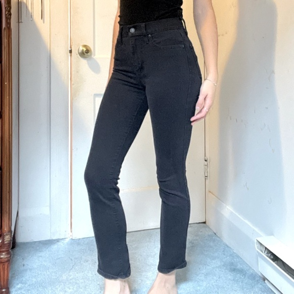 Levi’s black skinny jeans, high waist, size 26
